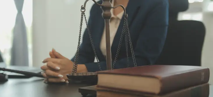 Judge Gavel and other Justice lawyers interpret legal services